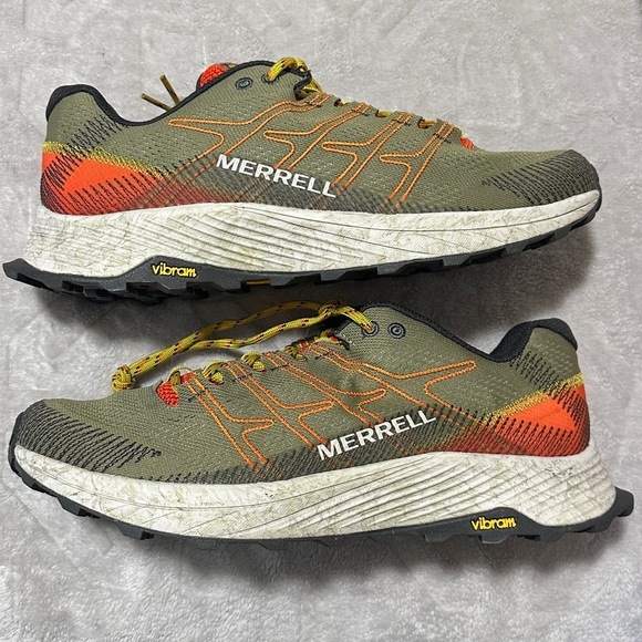 Merrell Men\'s Moab Flight trail running shoes in the Herb Olive/Orange Size 9